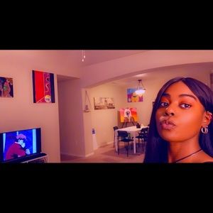 Meet your Posher, Simone